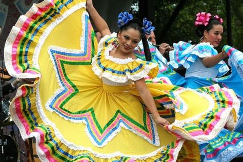 Authentic Traditional Mexican Cinco de Mayo Women's Clothing and Fashion Traditional Mexican Dress, Ballet Folklorico, Mexican Army, Hispanic Culture, Mexican Holiday, Mexican Heritage, 5 De Mayo, Mode Boho, Mexican American