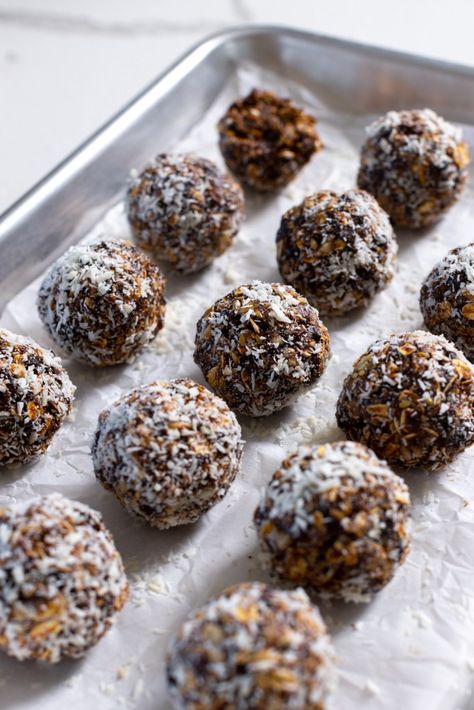 Prune Bars, Almond Energy Balls, Coconut Protein Balls, Prune Recipes, Dried Prunes, Ball Recipes, Coconut Protein, Healthy Protein Snacks, Dried Plums