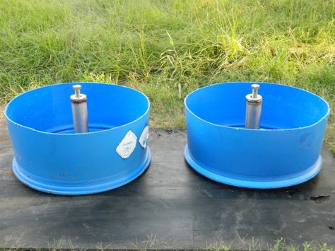 Deep South Kikos News: Homemade Mineral Feeder Mineral Feeders For Cattle, Diy Hay Feeder, Feeder Cattle, Goat Hay Feeder, Cattle Feeder, Dexter Cattle, Cow Feed, Goat Feeder, Horse Feeder