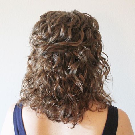 Waves On Shoulder Length Hair, Prom Hairstyles For Curly Hair, Curly Prom Hairstyles, Curly Bridal Hair, Remedies For Skin, Curly Prom Hair, Shoulder Length Curly Hair, Peinados Hair Styles, Home Remedies For Skin