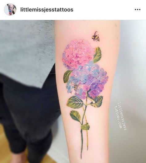 Colourful Flower Tattoo, Bee And Flower Tattoo, Best Feminine Tattoos, Hydrangea Tattoo, Lilac Tattoo, Colour Tattoo For Women, Tattoo Wedding, Colour Tattoo, Floral Tattoos