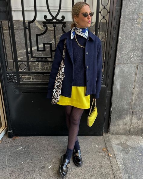 Navy Skirt Outfit, Yellow Skirt Outfits, Yellow Mini Skirt, Winter Skirt Outfit, Yellow Skirt, Miniskirt Outfits, Neue Outfits, Navy Jacket, Spring Outfits Women