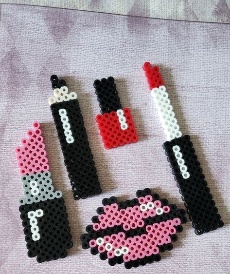 Mini Hama Beads, Hamma Beads Ideas, Easy Perler Bead Patterns, Melty Bead Patterns, Pearl Beads Pattern, Easy Perler Beads Ideas, Pony Bead Patterns, Hama Beads Design, Perler Bead Templates