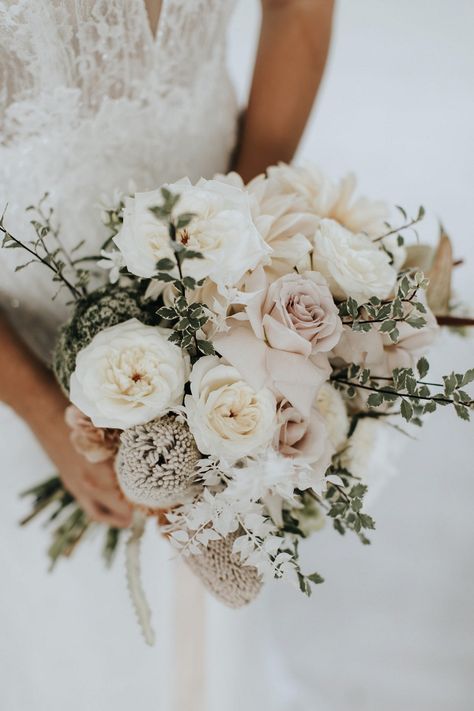 Romantic Spring Wedding Ideas, Romantic Wedding Ideas, Romantic Spring Wedding, Spring Wedding Ideas, Romantic Wedding, Spring Wedding, White Flowers, Wedding Ideas, Flowers