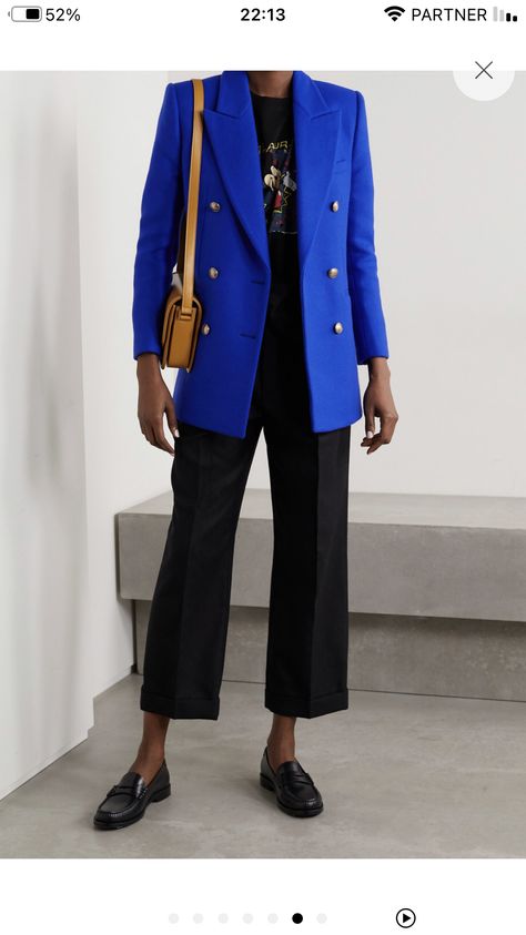 Royal Blue Blazer Outfits For Women, Royal Blue Blazer Outfit, Blue Blazer Outfits For Women, Long Blazer Outfit, Ootd Formal, Blue Blazer Outfit, Royal Blue Blazer, Cute Korean Fashion, Royal Blue Blazers