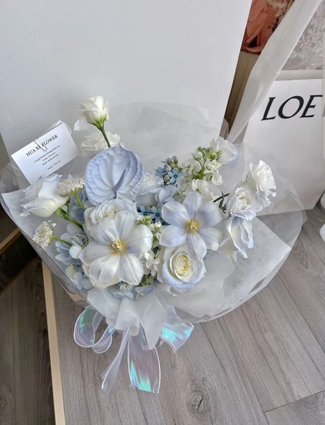 Pastel Blue Bouquet, Flower Aesthetics, Blue Flowers Bouquet, Flower Boquet, Boquette Flowers, Flowers Bouquet Gift, Blue Bouquet, Flower Bouquets, Beautiful Wallpapers