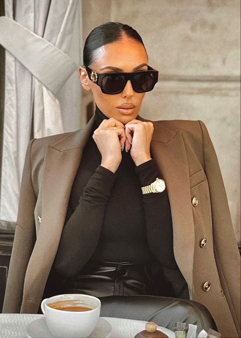 Mom Aesthetic Outfit, Look Working Girl, Stylish Office Wear, Business Dress Women, Chic Outfits Classy, Chic Winter Outfits, Sassy Outfit, Corporate Outfits, Dress Classy