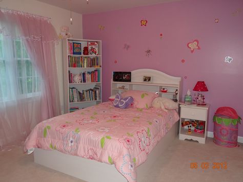 Girly Bedroom, Butterfly and Flower Theme Butterfly Theme Bedroom, Butterfly Bedroom Ideas Kids, Bedroom Butterfly, 2000s Bedroom, Butterfly Quilts, 2000s Room, Butterfly Bedroom, Giant Butterfly, Theme Bedrooms