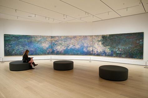 The Story Behind MoMA’s Monet Water Lilies Room Famous Flower Paintings, Circular Chair, Moma Museum, Claude Monet Water Lilies, Sound Installation, Monet Water Lilies, New York Museums, Flower Paintings, Water Lilies