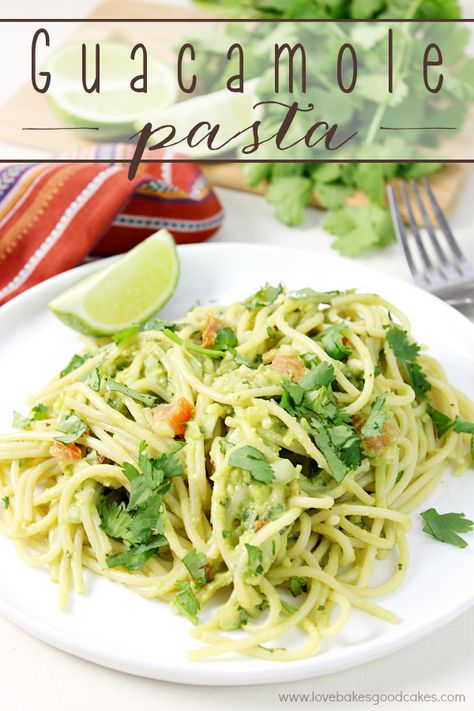 This Guacamole Pasta makes a quick, easy and fresh dinner idea! Serve it as a meatless main dish or alongside grilled chicken or steak! If you love guacamole, you will LOVE this pasta dish! Guacamole Pasta, Fresh Dinner Ideas, Love Bakes Good Cakes, Good Cakes, Meatless Main Dishes, Easy Meal Plans, Carne Asada, Avocado Recipes, Dinner Idea