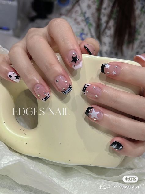 Enhypen Inspired Nails, Trendy Black And White Nails, Enhypen Nails Designs, Twice Nails, Black And White Nails, Hello Nails, Asian Nails, Nice Nails, Casual Nails