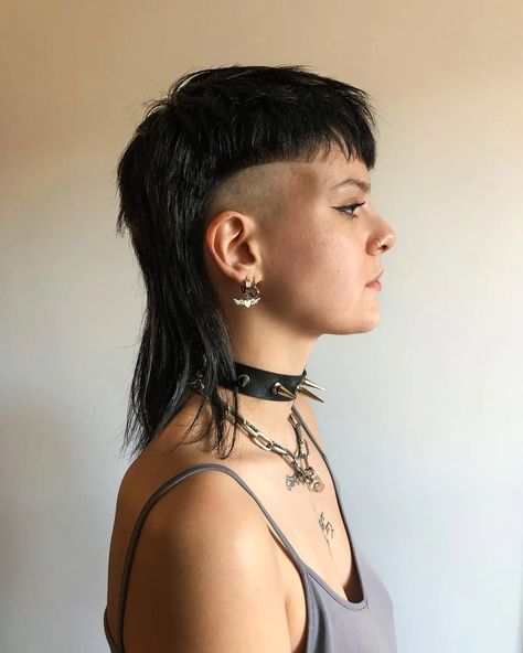 Short Mullet Round Face, Trendy Mullet For Women, Mohawk Mullet Woman, Mullets On Women, Colored Mullet, Undercut Mullet Women, Women’s Mullet, Mullet Shaved Sides, Mullet Tomboy