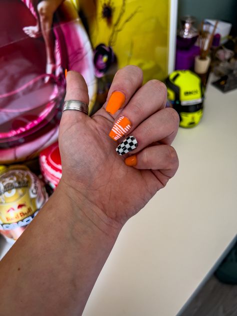 F1 Nails Designs Mclaren, Lando Norris Inspired Nails, Mclaren Nails F1, Red Bull Nails, Lando Norris Nails, Formula One Nails, Mclaren Nails, Formula 1 Nails, F1 Nails