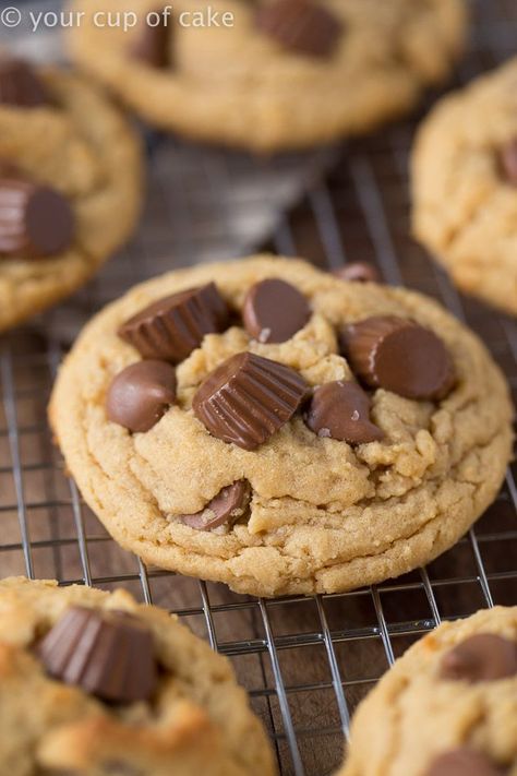 Bakery Style Reese's Peanut Butter Cup Cookies. Everyone begs me for this recipe! Mini Resses Cup Cookies, Resses Peanut Butter Cup Cookies, Reese's Cookies, Reese's Peanut Butter Cup Cookies, Reeses Cookies, Peanut Butter Cups Recipe, Patisserie Vegan, Cookies Peanut Butter, Cup Cookies