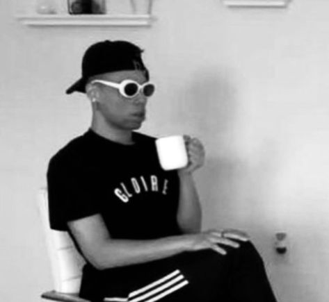 Sipping Tea Pose, Sipping Tea Reaction Pic, Gc Pics, Rj Cyler, Feminine Rage, Filters App, Aesthetic Memes, Funny Disney Memes, Funny Profile