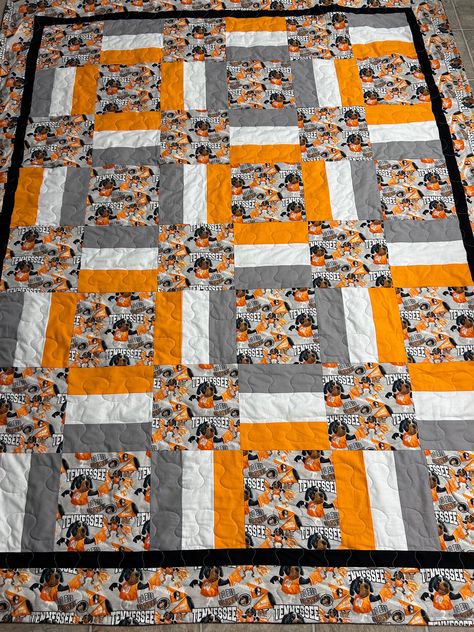 Camp Quilt, Alabama Quilt, Beginner Quilt Patterns Free, Football Quilt, Quilt Pictures, Sports Quilts, Orange Quilt, Tennessee Vols, Fall Sewing