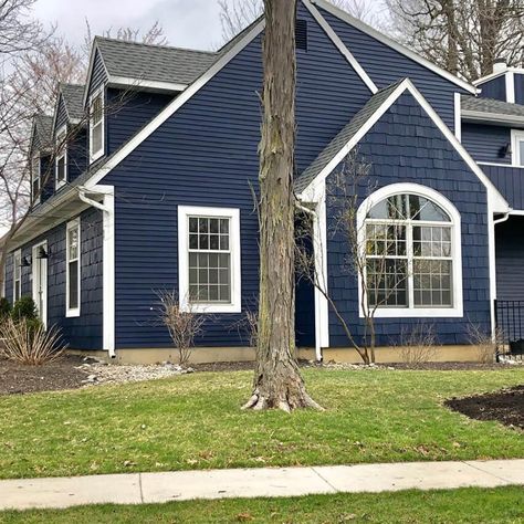 Navy Blue Exterior House Colors, Navy Blue House Exterior, Exterior Home Colors, Blue Home Exterior, Blue Exterior House Colors, Dark Blue House Exterior, Behr Exterior Paint, Navy Blue Houses, Dark Blue Houses