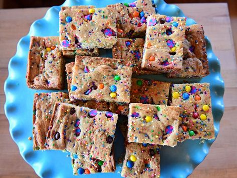 Cake Mix Bars Recipe | Ree Drummond | Food Network Pioneer Woman Desserts, Tailgate Desserts, Cake Mix Bars, Ree Drummond Recipes, Cake Mix Cookie Bars, Vanilla Cake Mixes, Pioneer Woman Recipes, Cake Bars, Ree Drummond