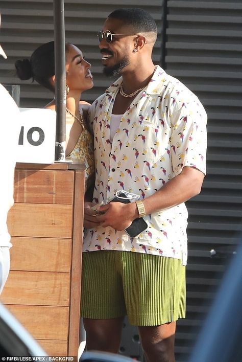 Lori Harvey Bun, Celebrity Couples Paparazzi, Couples Paparazzi, Black Celebrity Couples, Michael Bakari Jordan, Cute Celebrity Couples, Lori Harvey, Michael B Jordan, Black Love Couples