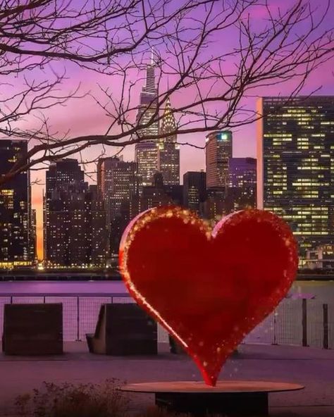 Valentines Day Nyc, Heart Sculpture, Winter Nyc, Moving Storage, Nyc Instagram, My Kind Of Town, Island City, Valentines Wallpaper, Long Island City