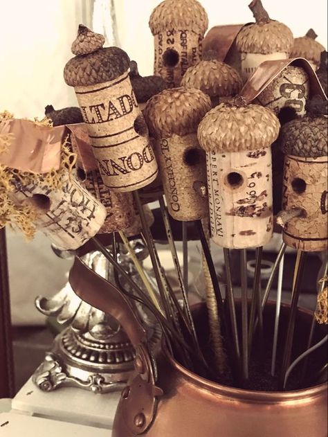 Upcycled Wine Corks, Cork Crafts Christmas, Wine Cork Diy Crafts, Wine Cork Projects, Wine Cork Ornaments, Cork Crafts Diy, Wine Cork Diy, Wine Cork Art, Cork Ornaments