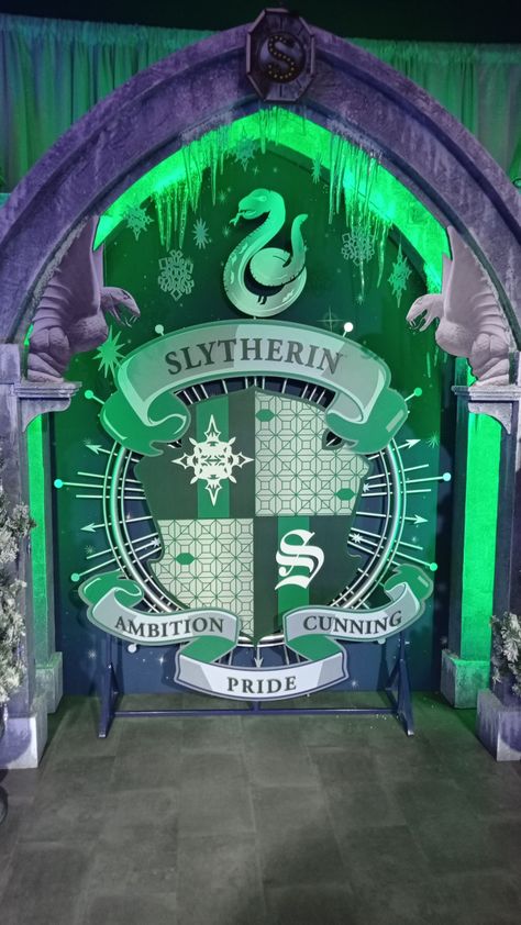 Harry Potter Slytherin Hogwarts Slytherin Party Ideas, Slytherin Birthday Party Decorations, Slytherin Quinceanera Theme, Slytherin Common Room Party, Harry Potter Quinceanera, Slytherin Birthday Party, Yule Ball Slytherin, Slytherin Student, The Yule Ball