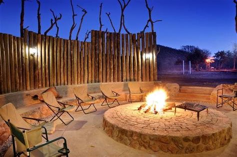 fire pit south africa - Google Search Game Lodge Decor, Boma Ideas, Diy Fire Pit Ideas, Bush Lodge, Outside Fireplace, Fire Pots, Fire Pit Ring, Outdoor Fire Pit Designs, African Interior