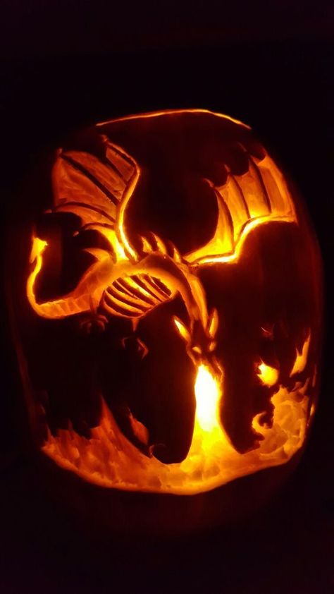 Pumpkin Carving Ideas Aesthetic, Pumpkin Carving Ideas Cute, Halloween Pumpkins Carvings Designs, Easy Pumpkin Carving Ideas, Pumkin Decoration, Cute Pumpkin Carving, Halloween Pumpkin Carving Stencils, Pumkin Carving, Creative Pumpkin Carving