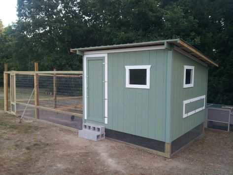 "O" Family Chicken Coop | BackYard Chickens - Learn How to Raise Chickens Chicken Coop Kit, Awesome Chicken, Raising Chicken, Portable Chicken Coop, Chicken Pen, Chicken Coup, Chicken Coop Run, Coop Ideas, Coop Design