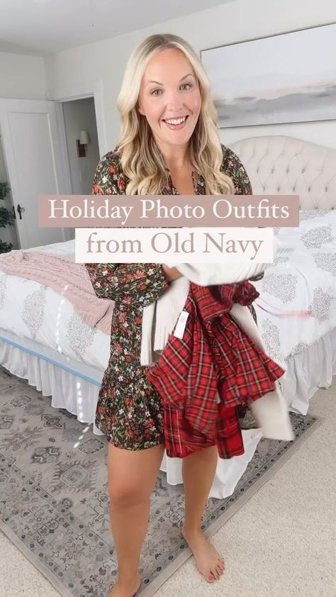 Midsize Christmas Outfit, Midsize Christmas Party Outfit, Christmas Card Photo Outfits, Holiday Photos Outfits, Christmas Photos Outfits, Navy Christmas, Midsize Fashion, Christmas Party Outfit, Different Holidays