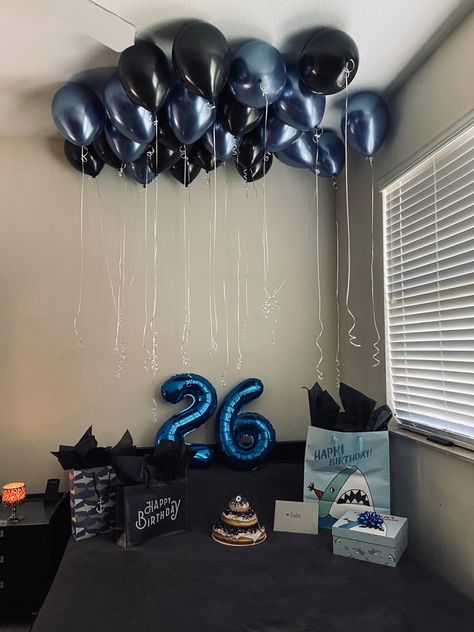 Simple Birthday Decor For Boyfriend, Room Decor For Men Birthday, How To Decorate Room For Boyfriend Bday, Bday Party Ideas For Boyfriend, Birthday Decorations In Room For Him, Bday Decor For Husband, For Him Birthday Ideas, Guy Birthday Room Decoration, 26th Birthday Ideas For Him Husband