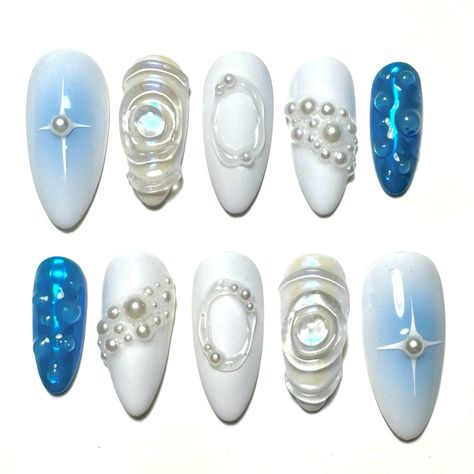 Summer Nails Inspo 2024 Blue, Blue Water Nail Designs, Water Looking Nails, Blue 3d Nail Art, White Blue Acrylic Nails, Blue Nails Pearl, 3d Nail Ideas, Blue Nails With Pearls, Blue 3d Nails