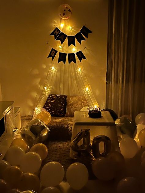 Simple Anniversary Decoration Ideas At Home, Romantic Bedroom Decor For Anniversary, Simple Birthday Surprise, 40th Birthday Decor, Birthday Decors, Birthday Decoration Ideas, Bday Decor, Birthday Room, Birthday Decorations At Home