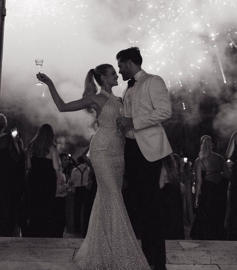 Diy Wedding Tent, Hannah Godwin, Wedding Tent Decorations, Alt Wedding, Wedding Fireworks, Mumu Wedding, Fireworks Photography, Wedding After Party, Bachelor Nation