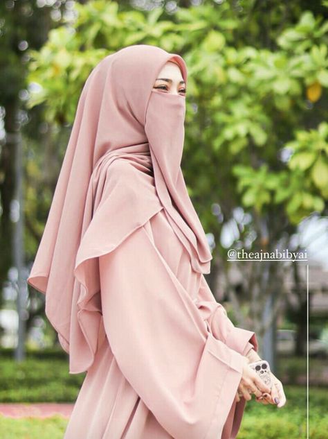 Niqab Aesthetic, Islamic Modest Fashion, Modest Outfits Muslim, Muslimah Fashion Casual, Outfits Muslim, Islamic Fashion Dresses, Fesyen Islam, Fashion Dresses Formal, Niqab Fashion