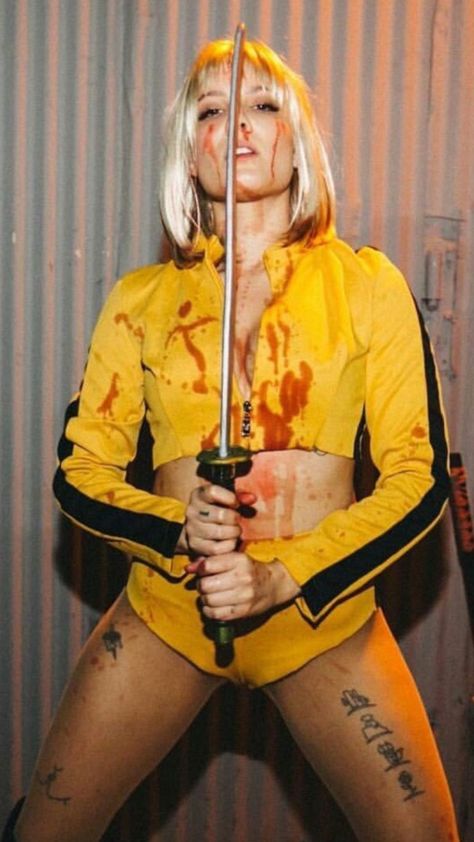 Kill Bill Halloween, Blonde Halloween Costume, Blonde Halloween Costumes, Movie Halloween Costume, Best Celebrity Halloween Costumes, Movie Halloween Costumes, Celebrity Costumes, Celebrity Halloween, Classic Halloween Costumes