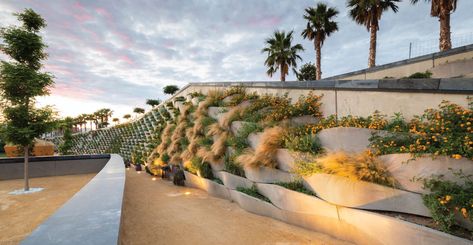 Central Park in Valencia – Revista Landuum Planter Retaining Wall, Airport Landscape, Gate Perumahan, Parking Lot Architecture, Noise Barrier, Retaining Wall Design, Orchard Garden, British Architecture, Wall Exterior