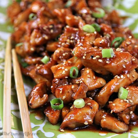 Easy Korean Sticky Chicken - This sweet and spicy recipe is ready in under 30 minutes. Bibimbap Bowls, Sticky Chicken Recipe, Korean Chicken, Sticky Chicken, Glass Noodles, Asian Cooking, Asian Dishes, Sweet And Spicy, Chopsticks