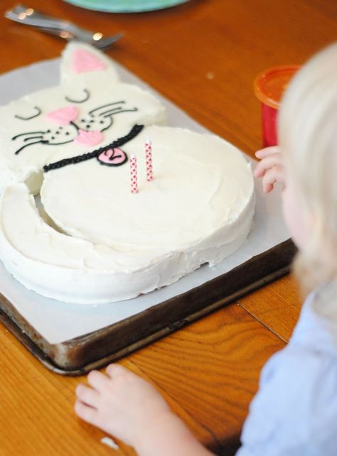 Kitty Cat Cake, Kitten Cake, Birthday Cake For Cat, Cat Themed Birthday Party, Cat Cupcakes, Kitten Birthday, Make A Cake, Cat Birthday Party, Cat Cake