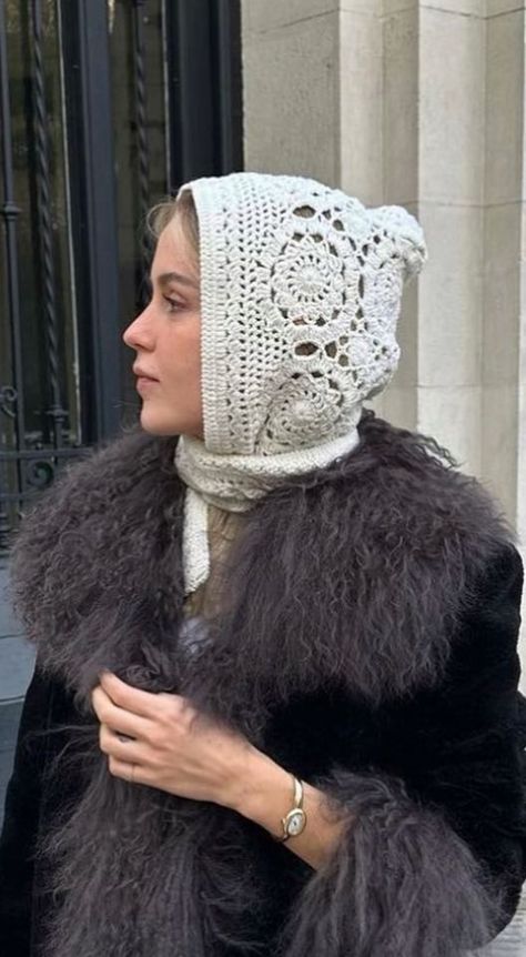 Diy Crochet Projects, Riga, Crochet Hat, Knit Fashion, Looks Style, Bella Hadid, Winter Looks, Diy Crochet, Crochet Designs