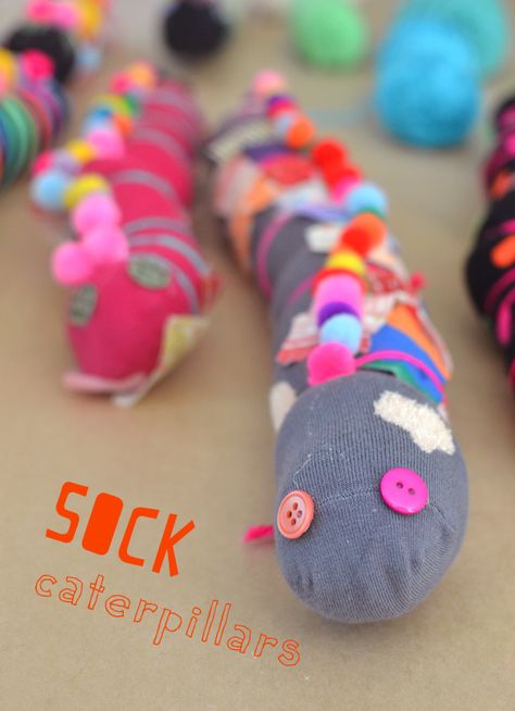 a simple kid-made craft inspired by the LA art studio Purple Twig Caterpillar Art, Crafts For Teens To Make, Sock Crafts, Birthday Party Crafts, Art Bar, Diy Bricolage, Sock Animals, Camping Art, Dollar Store Crafts