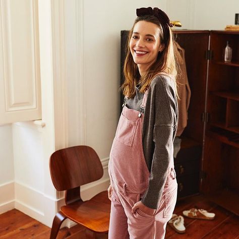 Cord overalls Cord Overalls, Prego Style, Hatch Maternity, Preggo Fashion, Cute Maternity Outfits, Maternity Outfits, Bump Style, Maternity Style, Longchamp Le Pliage Backpack