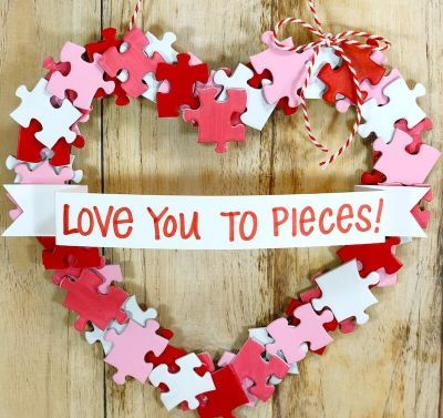 Puzzle Piece Art, Valentines Puzzles, Puzzle Piece Crafts, Valentine Wreath Diy, Pink Crafts, Love You To Pieces, Puzzle Crafts, Valentine's Day Crafts For Kids, Valentines Crafts