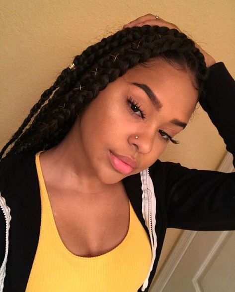 Nose Piercing Stud Black, Girl Locs, Braids Blonde, Cute Nose Piercings, Nose Piercing Stud, Pretty Ear Piercings, Piercing Septum, Cute Piercings, Hair Laid