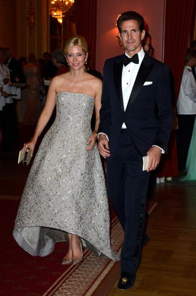 Crown Princess MarieChantal of Greece and Crown Prince Pavlos of Greece attend a private dinner on the eve of the wedding of Princess Madeleine and... Pavlos Of Greece, Royal Family Of Greece, Marie Chantal Of Greece, Greek Royalty, Greek Royal Family, Marie Chantal, Style Royal, Estilo Real, Princess Madeleine