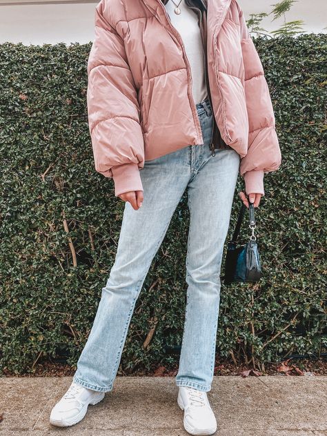 Pink Puffy Jacket Outfit, Pink Parka Outfit, Wintwe Outfits, Jacket Pink Outfit, Puffy Coat Outfit, Pink Coat Outfit Winter, Pink Puffer Jacket Outfit, Puffy Jacket Outfit, Pink Coat Outfit