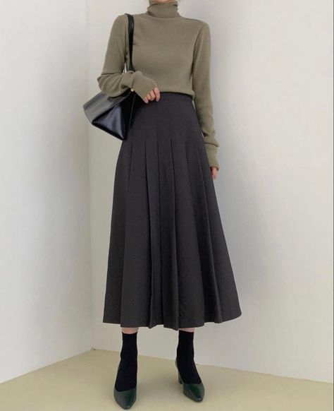 Modesty Clothing, Academia Outfits, Long Skirt Outfits, Outfit Trends, Modest Fashion Outfits, 가을 패션, Teen Fashion Outfits, Black Skirt, Minimal Fashion