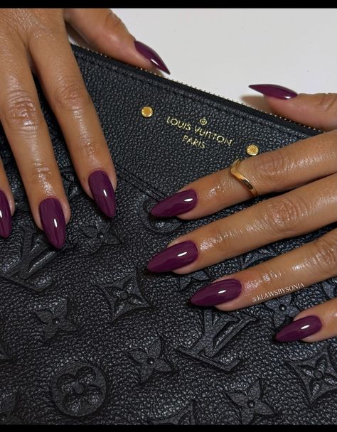 Nice Oval Nails, Nail Ideas Acrylic One Color, Cool Girl Nails 2024, Nails That Will Match Everything, Feminine Almond Nails, Deep Merlot Nails, Funky Nail Colors, Cool Toned Nail Colors, Plum Nails With Chrome