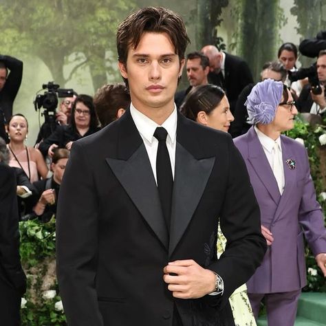 Fendi on Instagram: "Nicholas Galitzine wore a custom look by Silvia Venturini Fendi to the 2024 Met Gala. The #FendiAmbassador chose a fitted wool jacket with a satin lapel and embroidered flower, a matching embroidered tie, solid wool trousers with a side band, and black leather boots.  #MetGala @nicholasgalitzine @felicitykay   Artistic Director of Accessories and Menswear: @silviaventurinifendi Artistic Director of Jewellery: @delfinadelettrez" Nicholas Galitzine, Embroidered Tie, Wool Trousers, Black Leather Boots, Wool Jacket, Embroidered Flowers, Leather Boots, Fendi, Black Leather