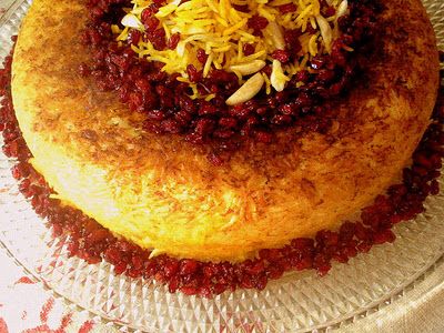 Turmeric and Saffron: Tah-Chin - Persian Upside Down Layered Saffron Rice & Chicken Iranian Dishes, Saffron Recipes, Persian Rice, Iran Food, Iranian Recipes, Iranian Cuisine, Saffron Rice, Persian Cuisine, Rice Chicken